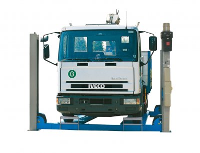 Rav Equipment - RAV Super Duty Four Post lifts