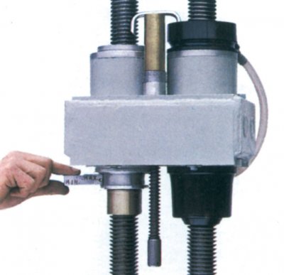 Rav Equipment - RAV Super Duty Four Post lifts