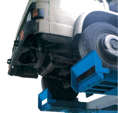 Rav Equipment - RAV Super Duty Four Post lifts